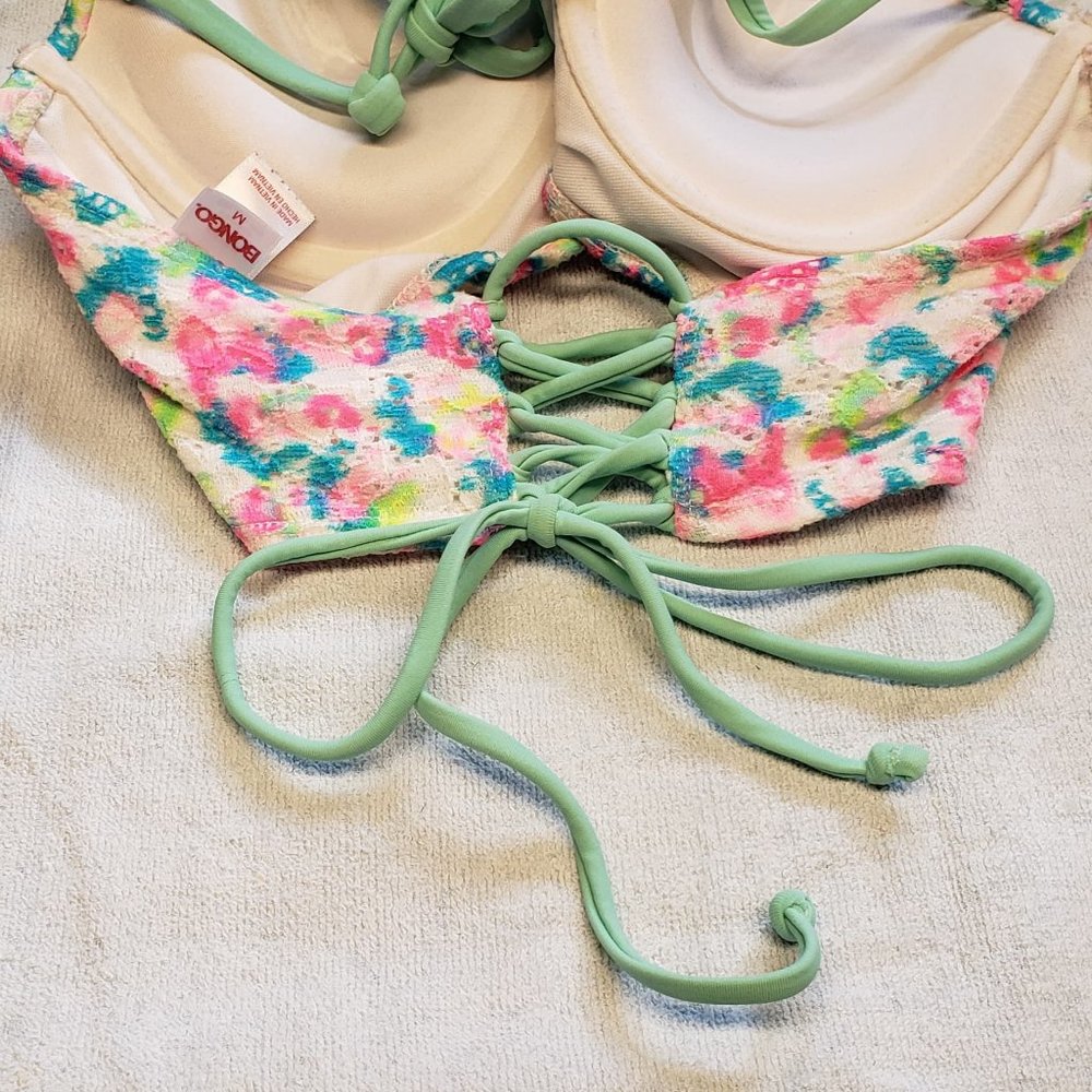 Bikini - Picture 3 of 8